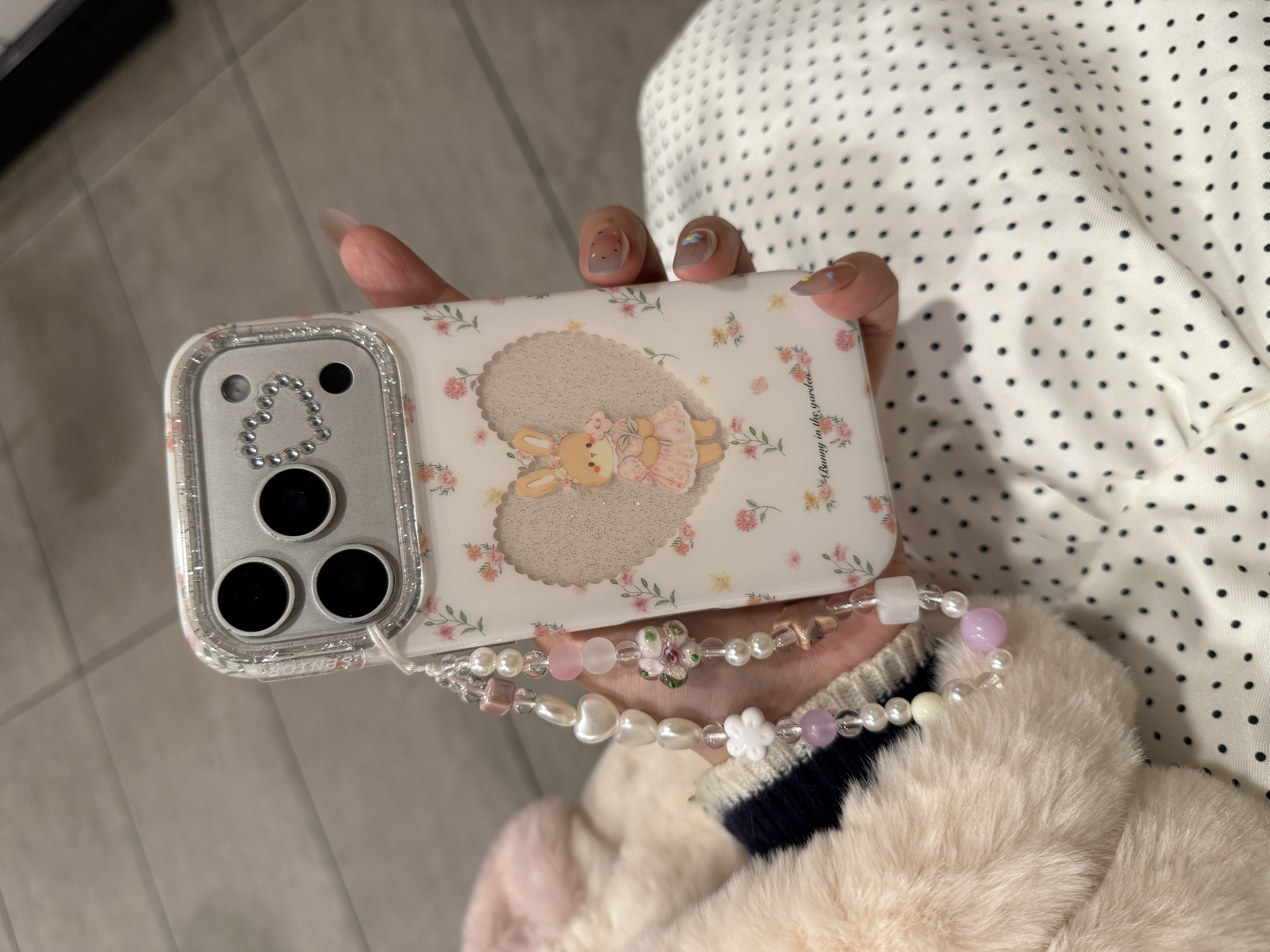 韩系爱心镂空小兔适用于苹果17promax手机壳iphone16pro保护套15p