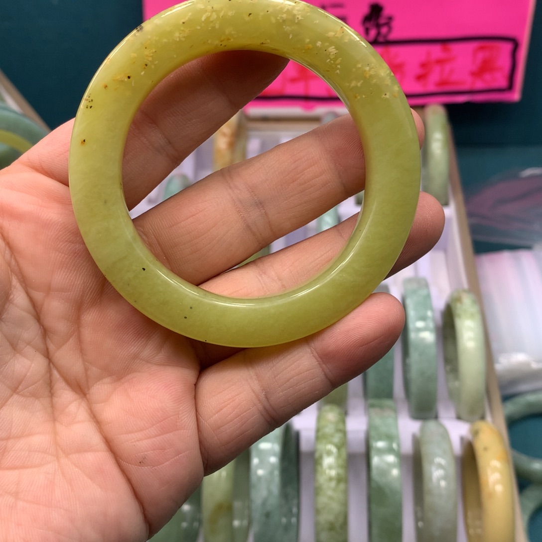 超***智蛇纹石玉未镶嵌手镯