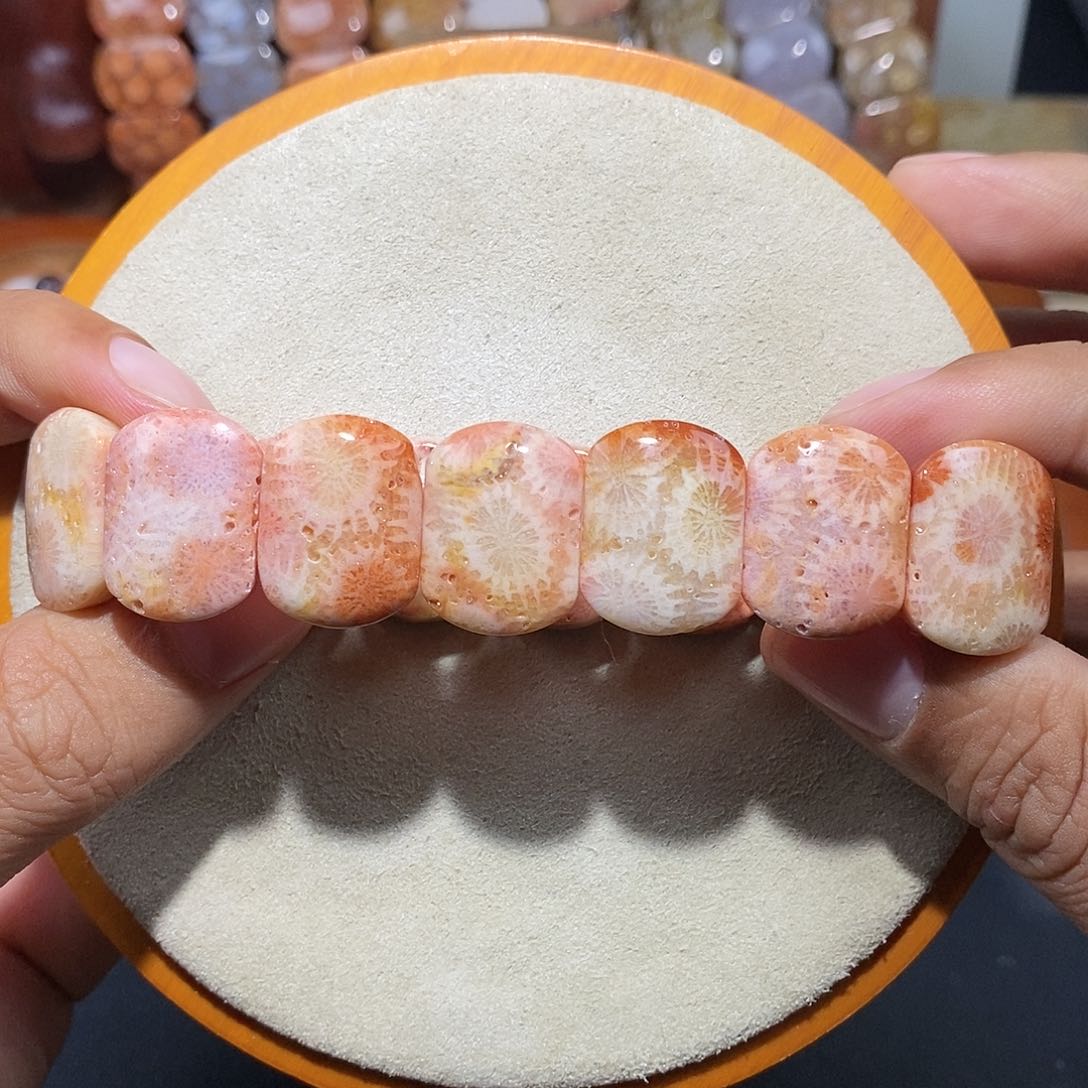 硅化珊瑚（珊瑚玉）手串未镶嵌草莓花50
