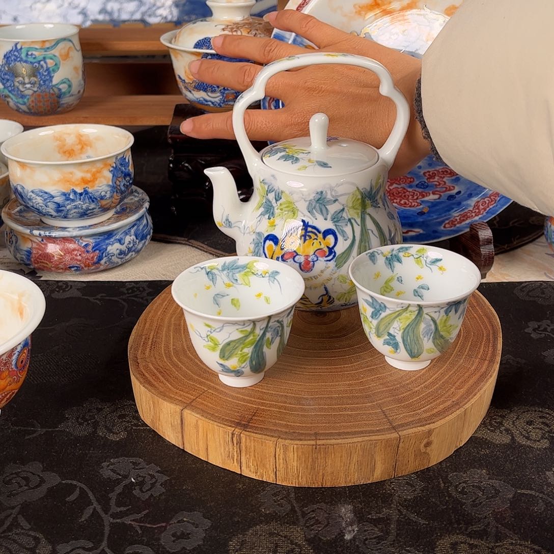 釉下五彩小老虎一壶两杯