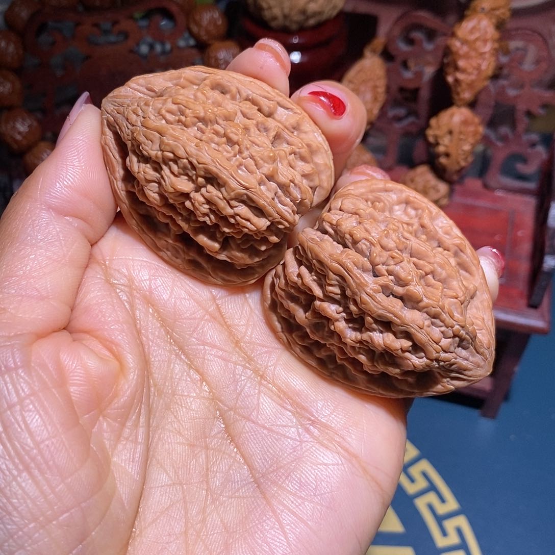 文玩核桃把件宇*40.5虎头王