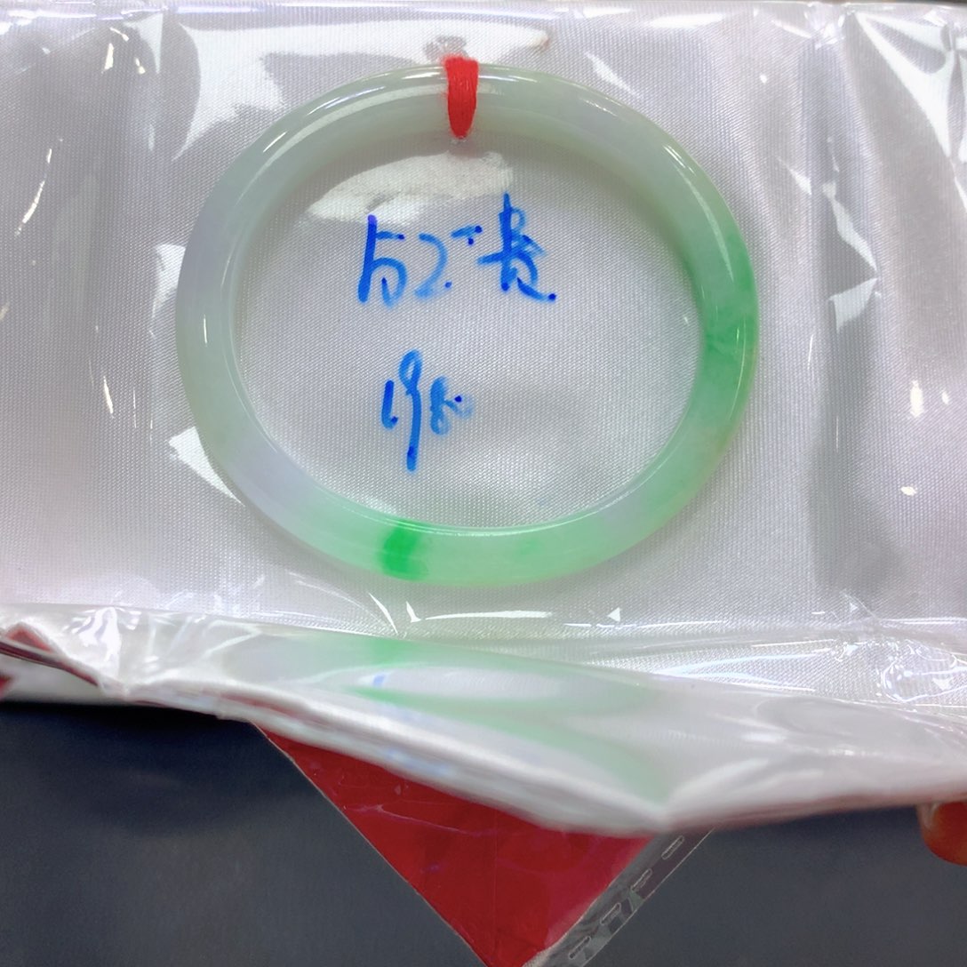 翡翠未镶嵌手镯翡翠4
