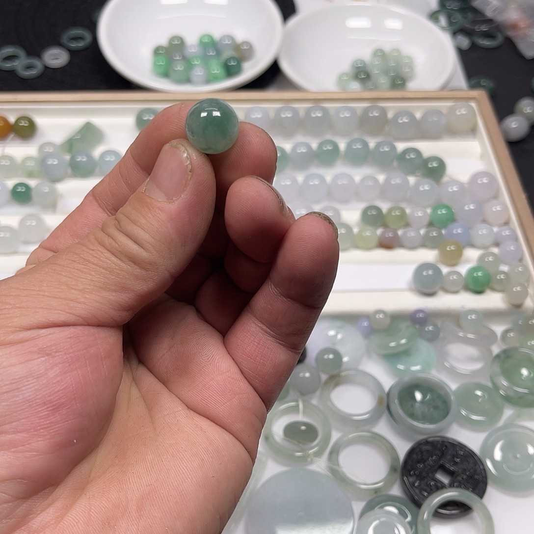 翡翠未镶嵌吊坠(不含链)卡13的圆珠