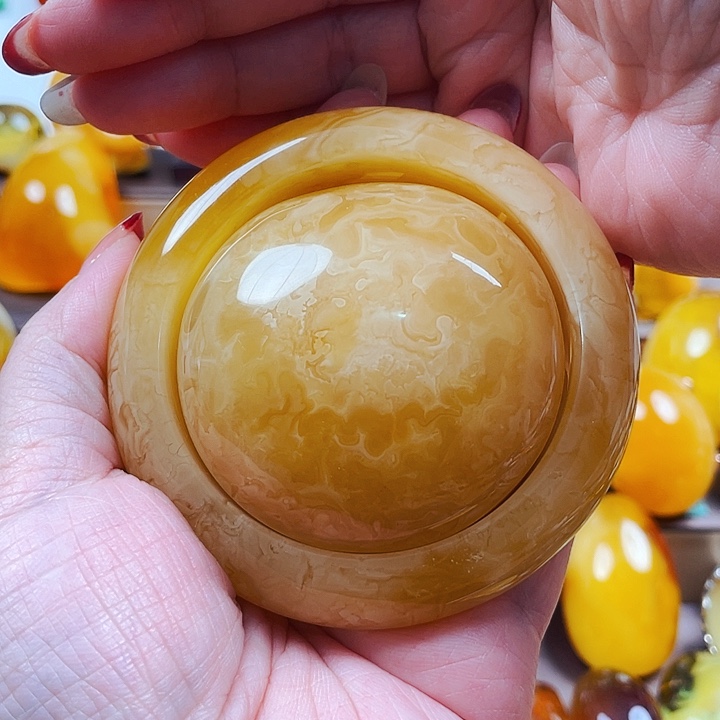 琥珀颈饰未镶嵌春****藤手镯一套