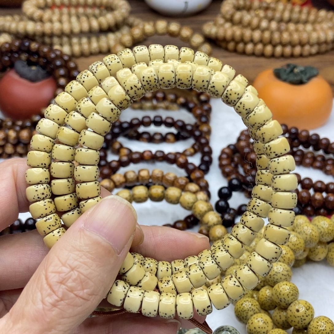 星月菩提手串?****僧原白鸡油黄手工药片河豚8-5