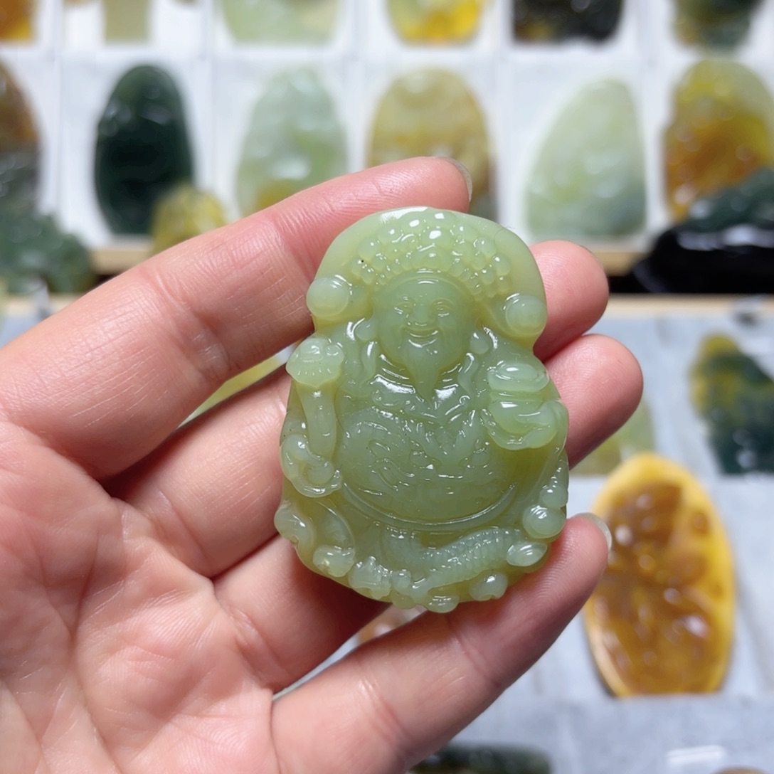 蛇纹石玉吊坠(不含链)未镶嵌