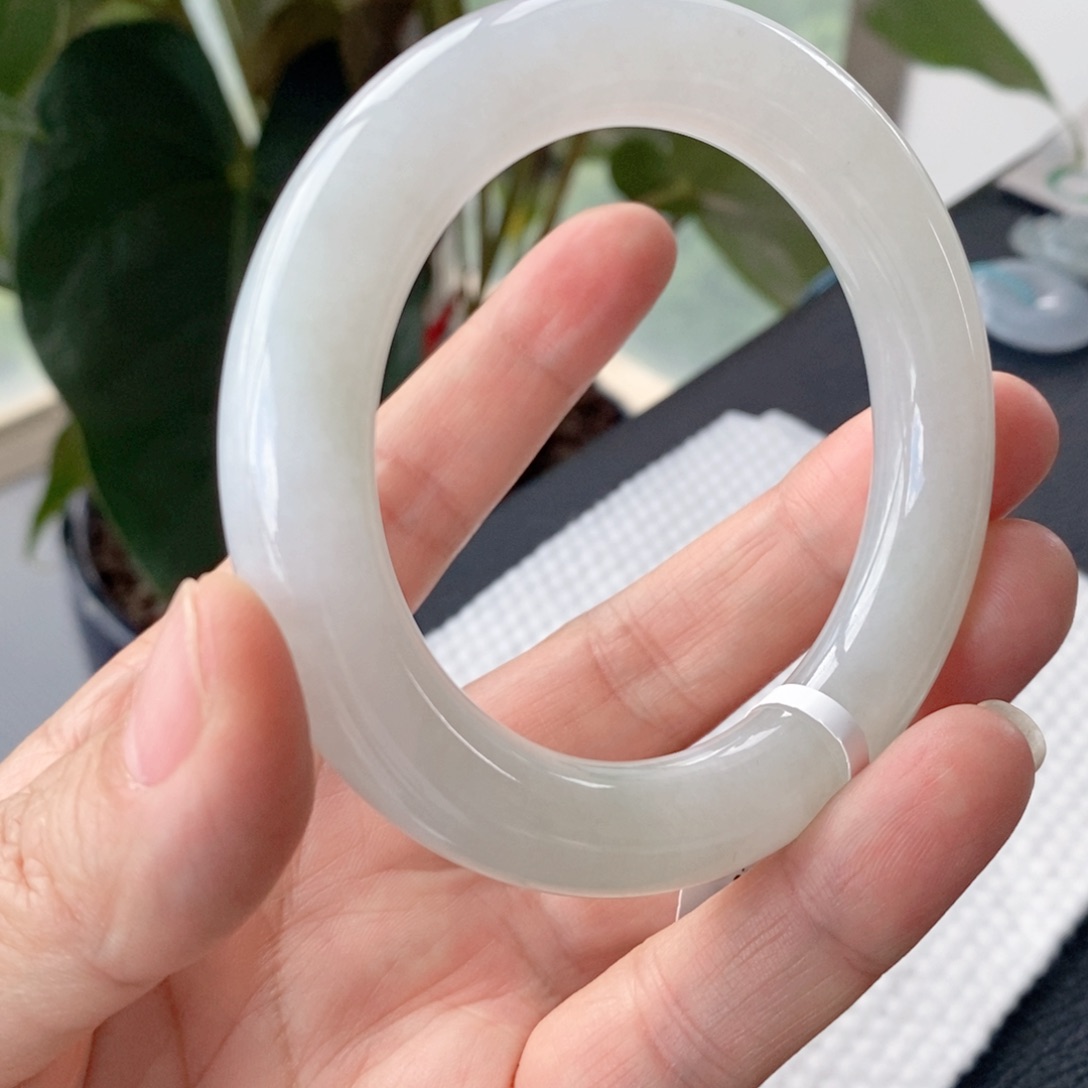 翡翠未镶嵌手镯8号