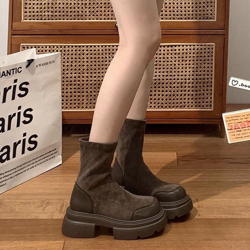 时尚显脚小厚底复古英伦风马丁靴女秋冬款新款粗跟增高超火短靴女