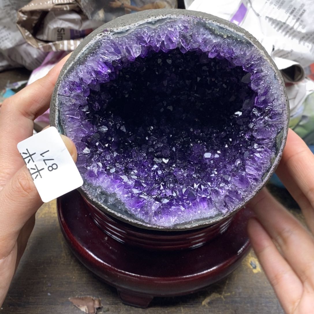 紫晶乌拉圭未镶嵌