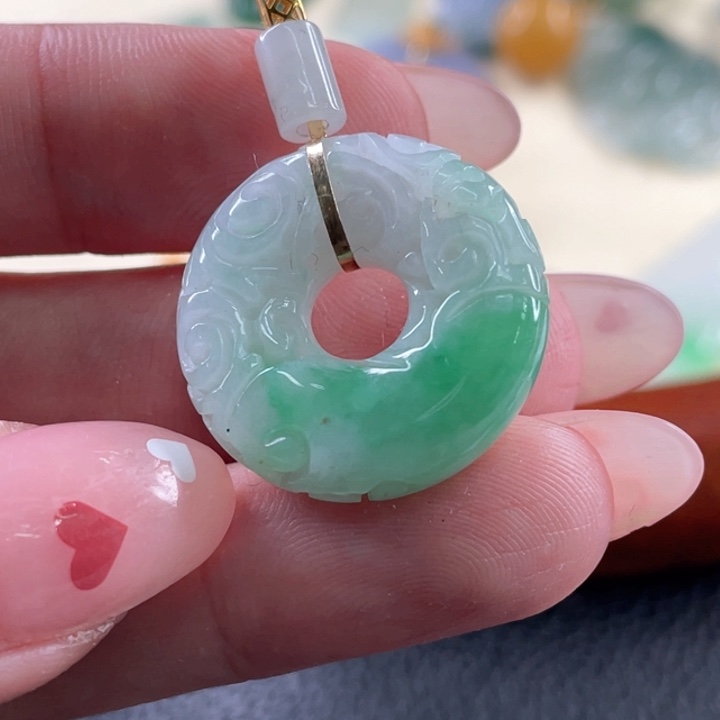 翡翠颈饰18K金镶嵌翡翠