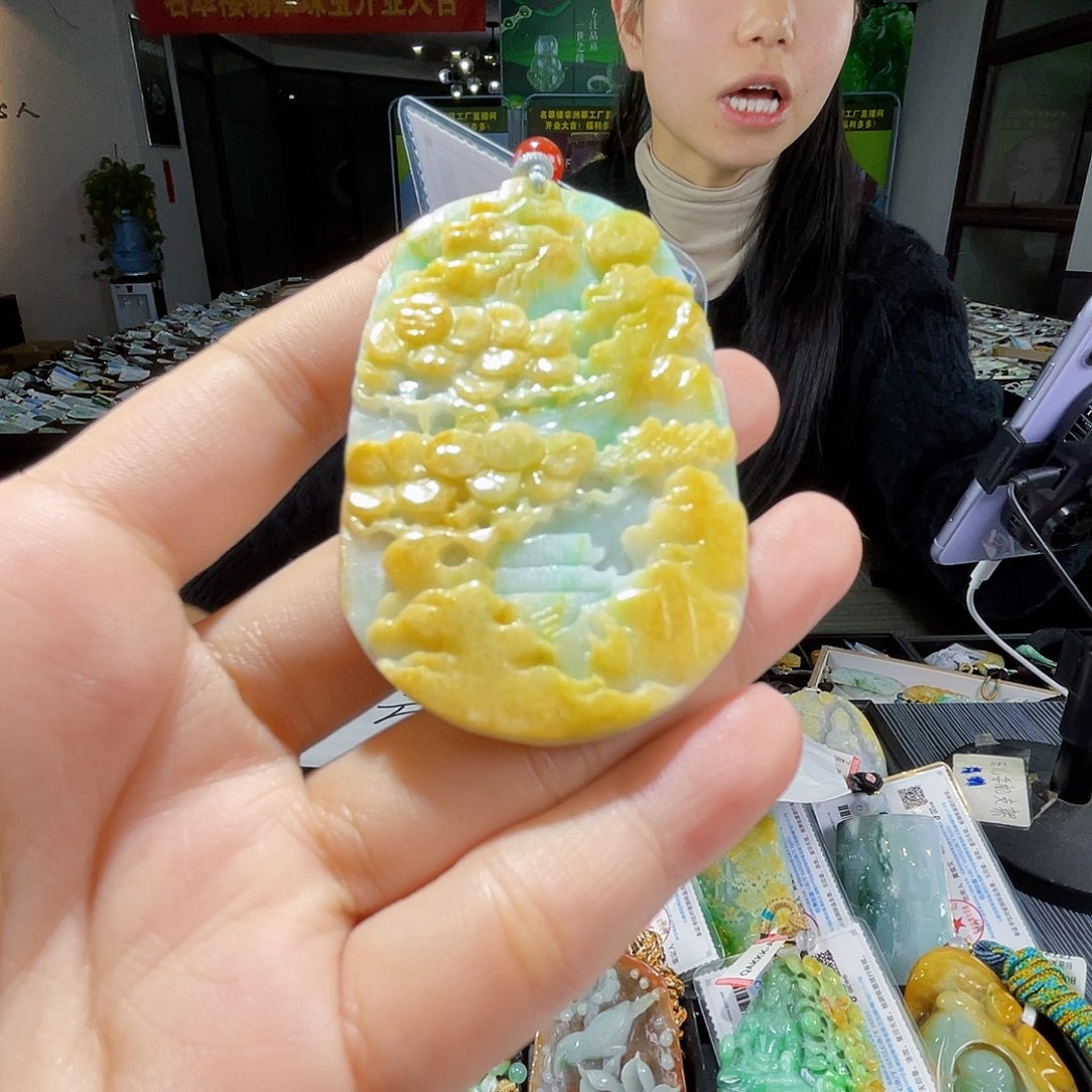 颈饰未镶嵌翡翠一
