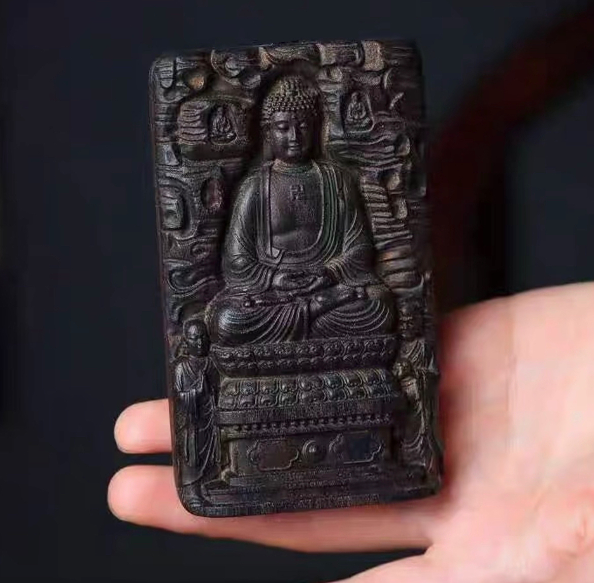 （大日如来）8×5cm巴布亚贡木搭配108颗念珠天然原木雕刻吊坠