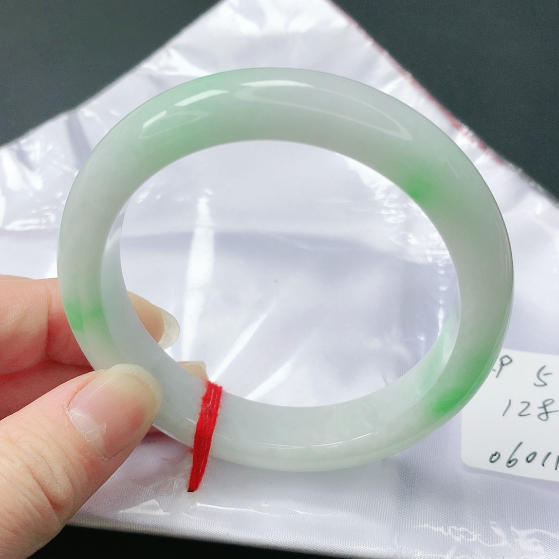 翡翠手镯未镶嵌缅甸天然A货翡翠