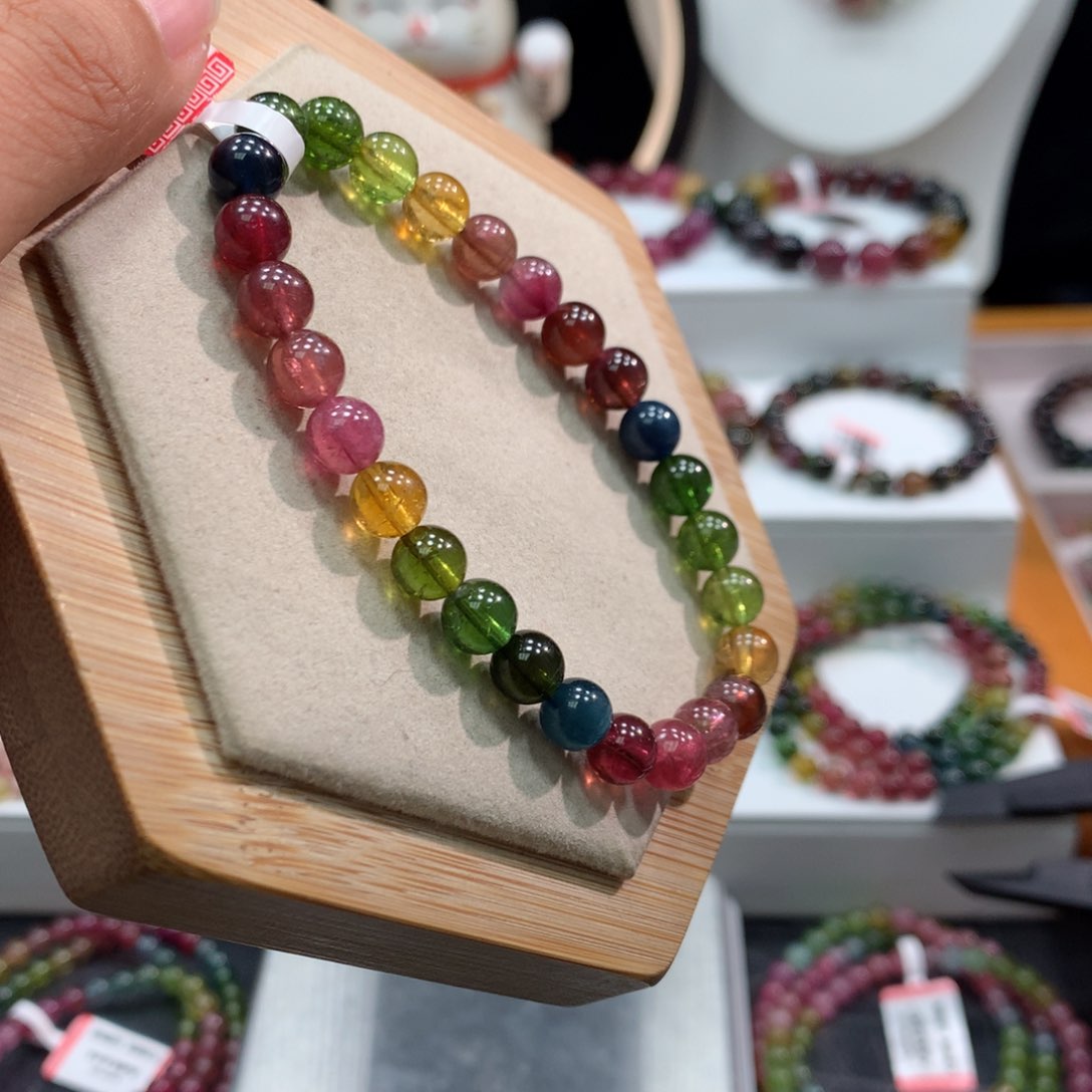 碧玺手链未镶嵌    7mm。