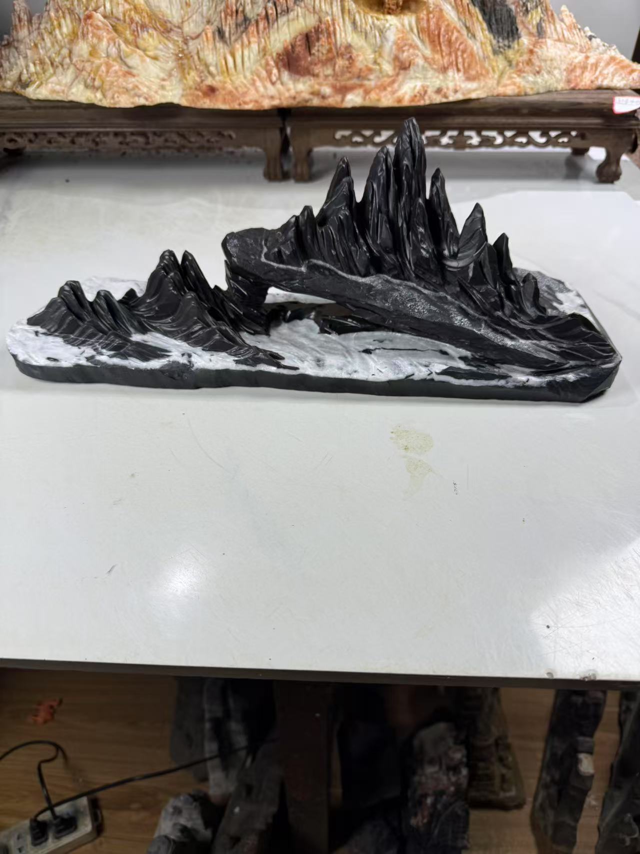 单层陶瓷雪地山峰造型摆件 精美工艺品