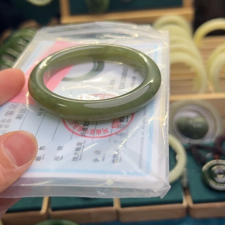 和田玉手镯未镶嵌56.8圈围0015