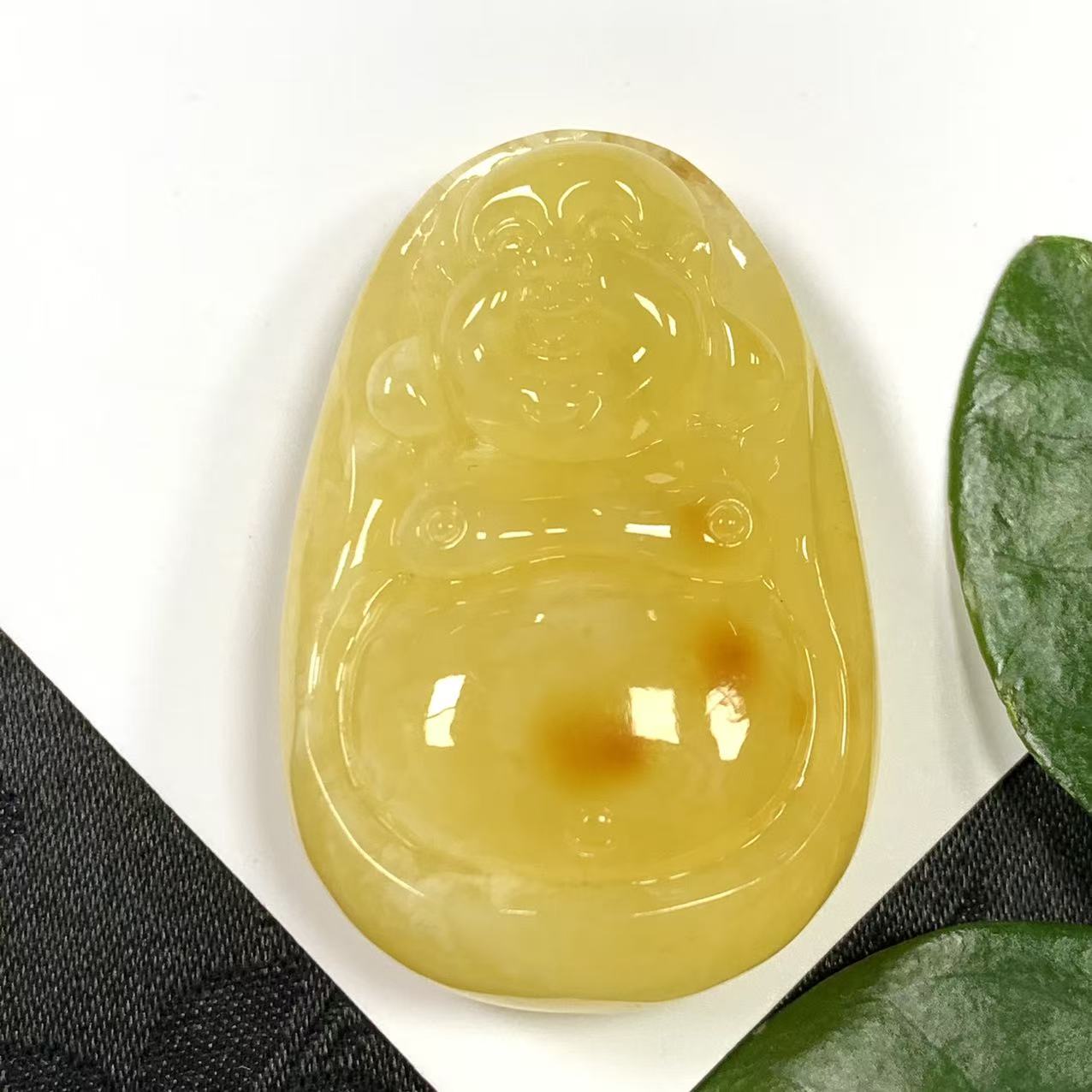 「戴琴珠宝」Q372-蜜蜡雕刻件佛公吊坠（多样性发其一）