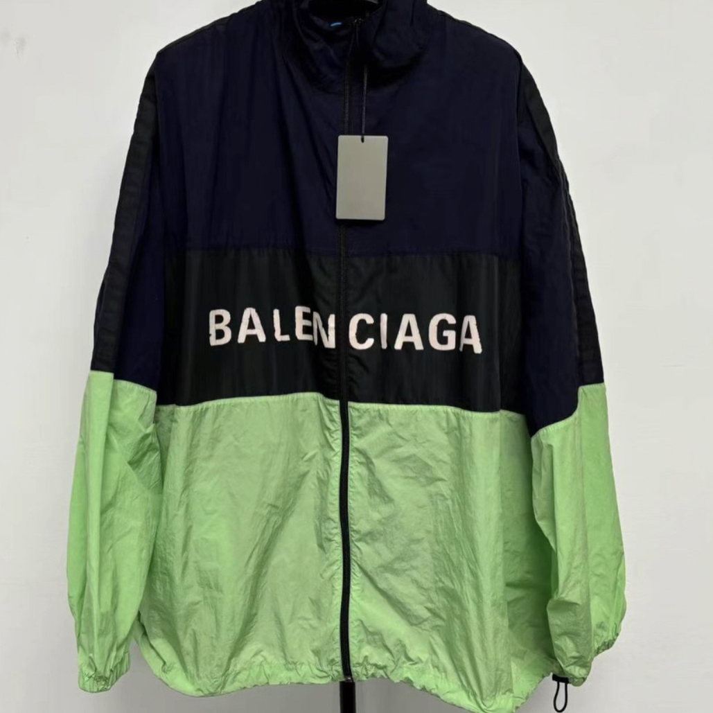 99新 Balenciaga/巴黎世家 黑色字母拼色外套 /34码/A04440
