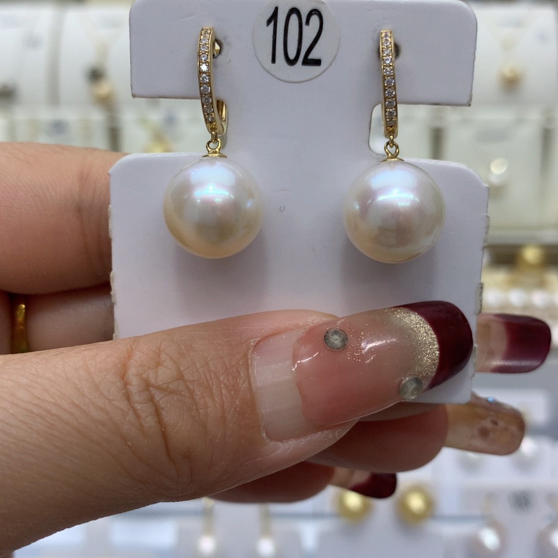 18K金镶嵌淡水珍珠耳饰