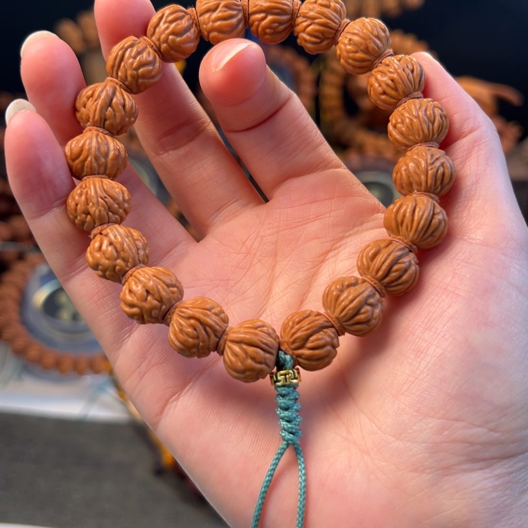 【闪购商品】桃核吊坠14尺寸金豆