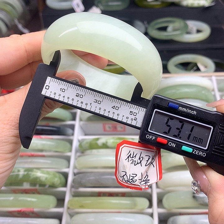 蛇纹石玉手镯未镶嵌537