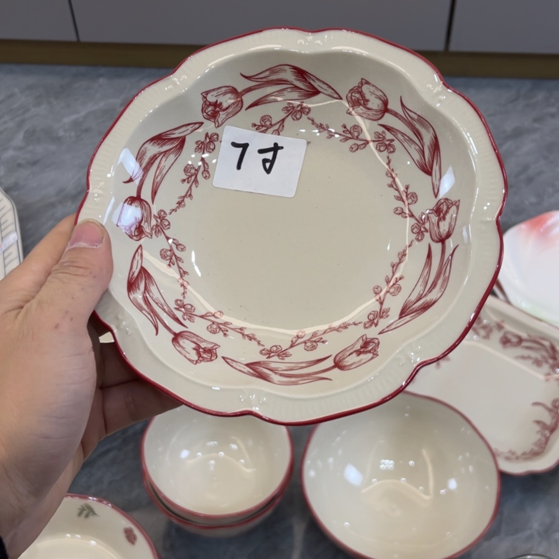 陶瓷微瑕餐具介意勿拍，满18飞！