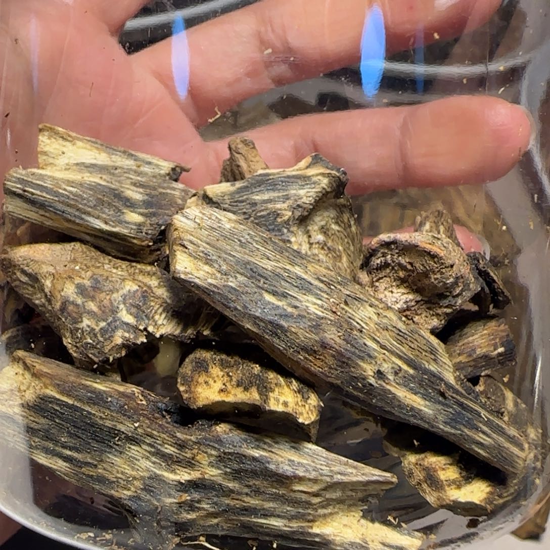 木奇楠波浪仔41克。