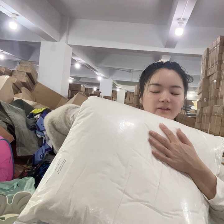 花草抱枕发2个。 24