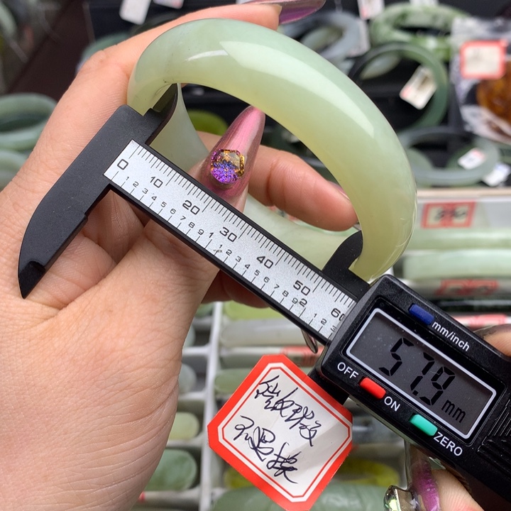 蛇纹石玉手镯未镶嵌833