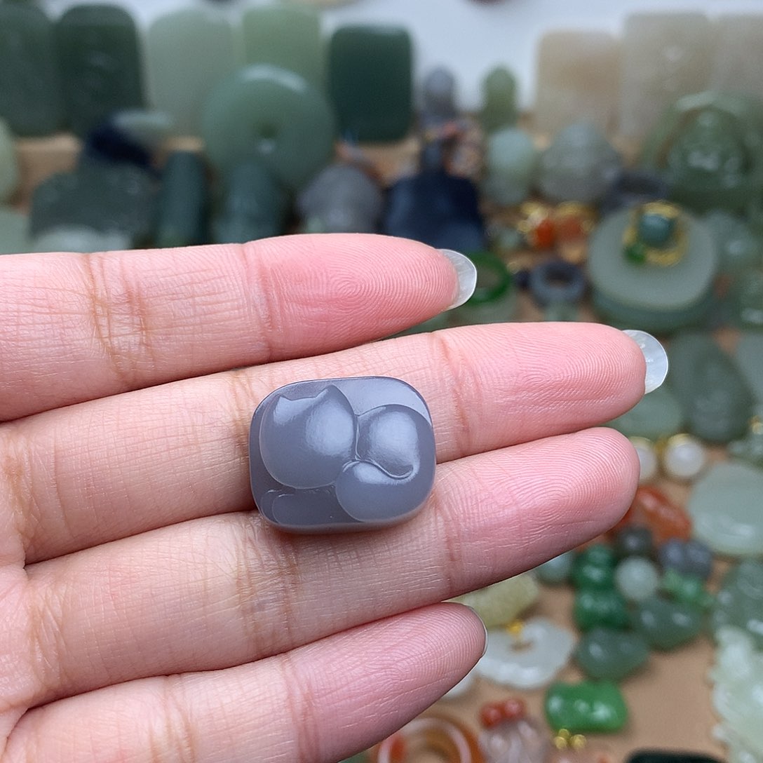 和田玉吊坠未镶嵌