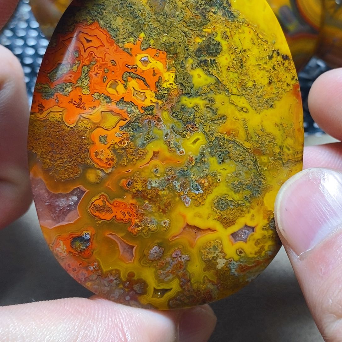 玛瑙/玉髓颈饰未镶嵌赝**猫