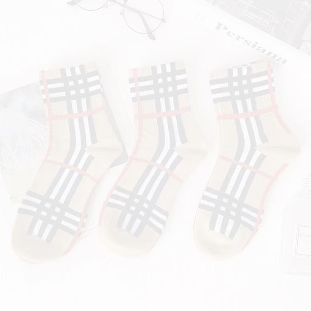 MG经典时尚百搭袜子（拍一发三）