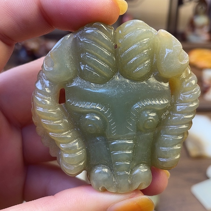 未镶嵌和田玉（糖玉）挂件