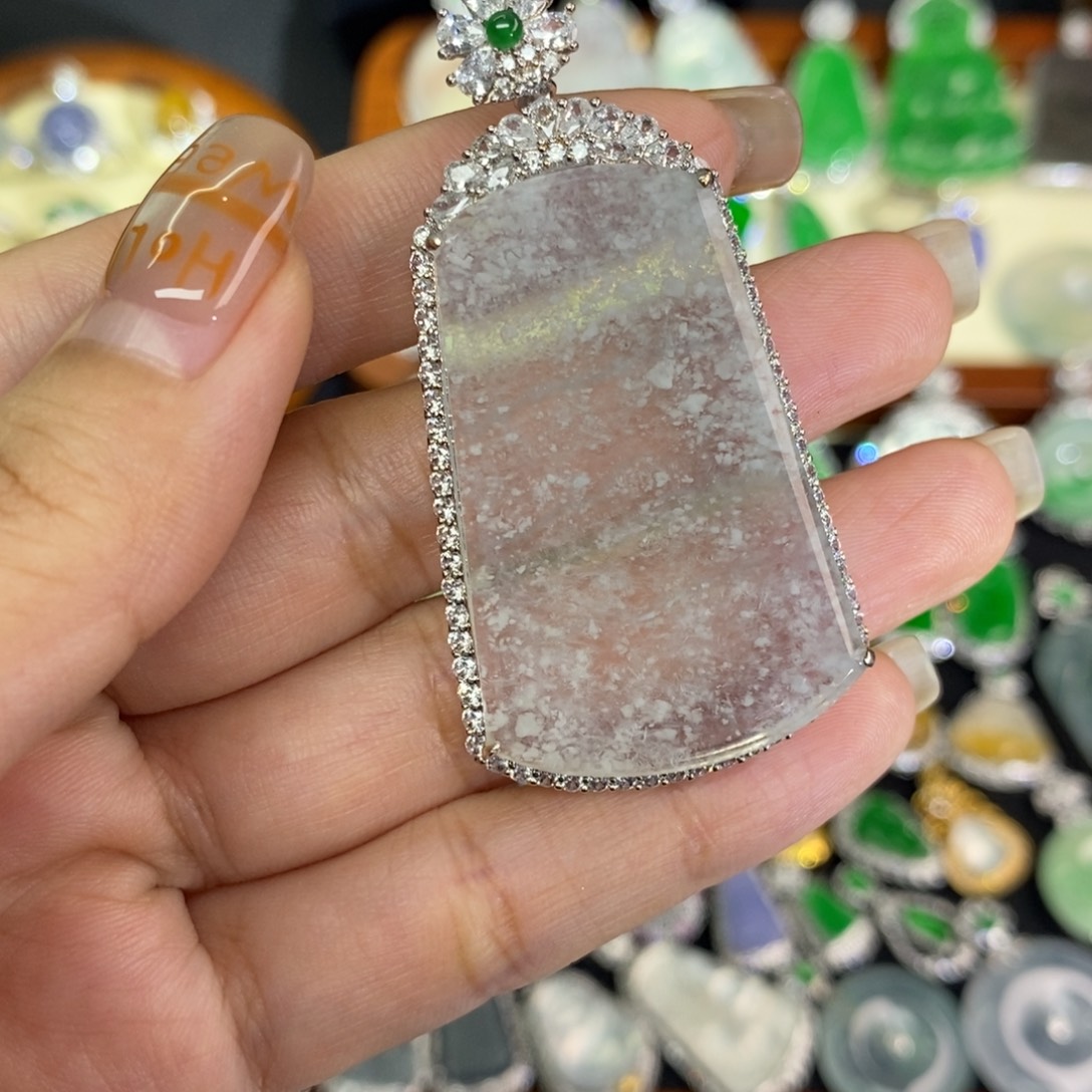 翡翠未镶嵌颈饰A货翡翠