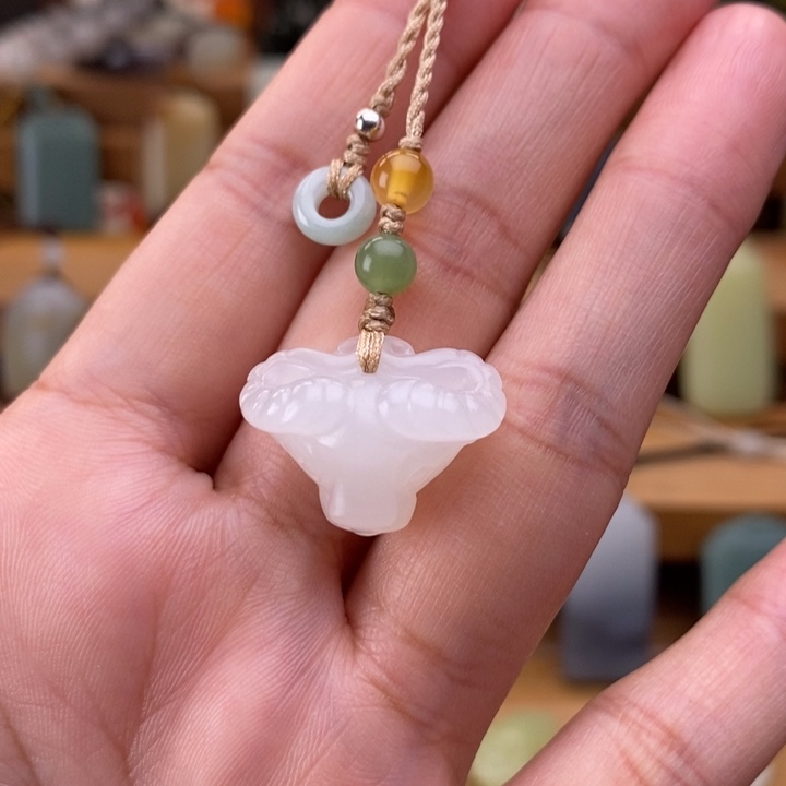 和田玉吊坠(赠链)未镶嵌