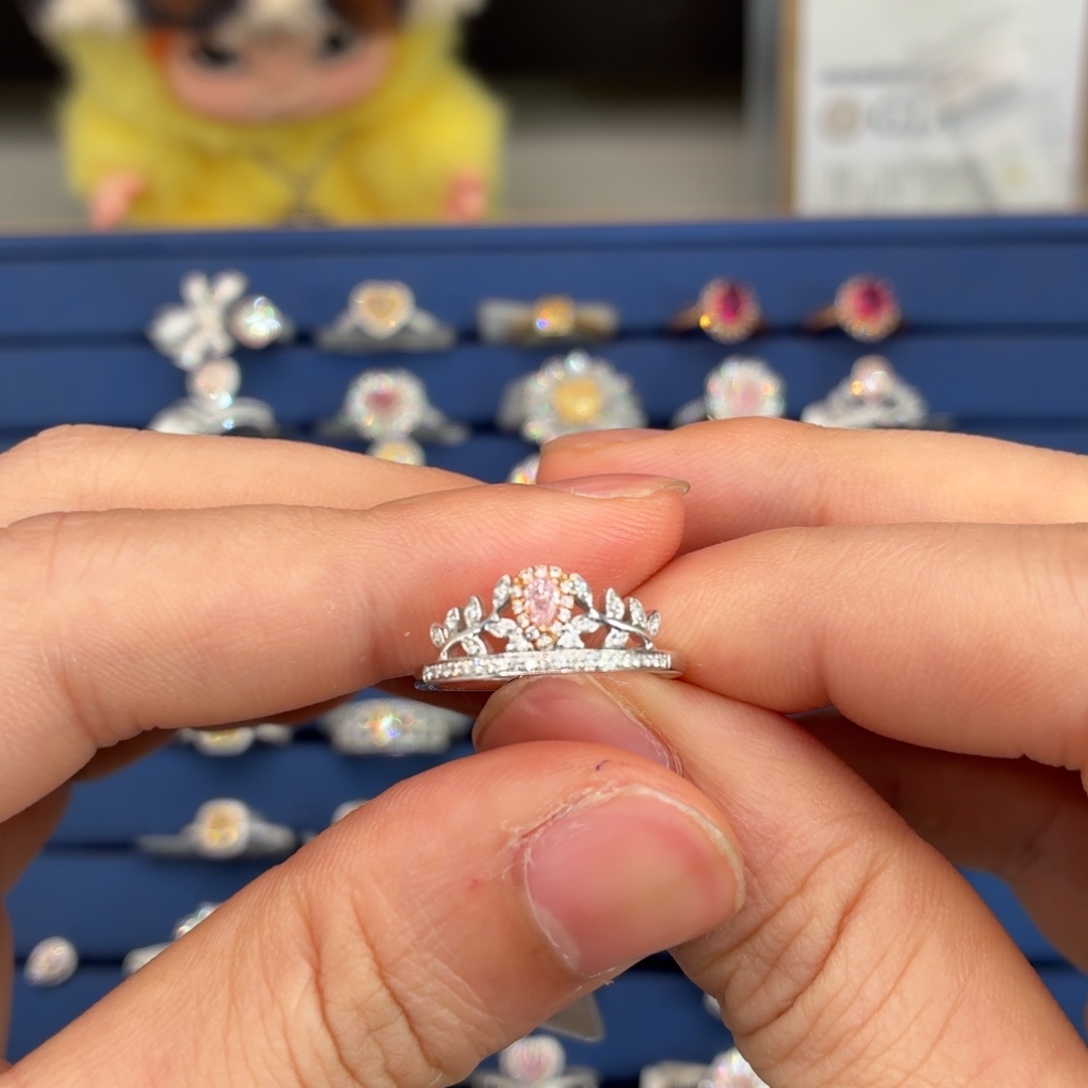 钻石戒指/指环18K金镶嵌粉钻戒指