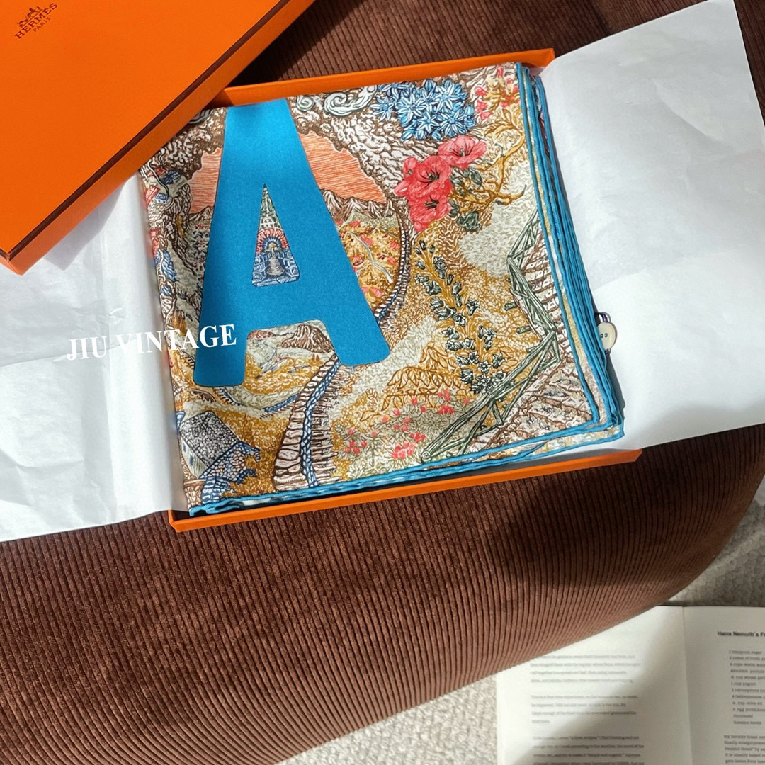 99新 Hermes/爱马仕 自由万岁丝巾90*90全新BJM2-7340