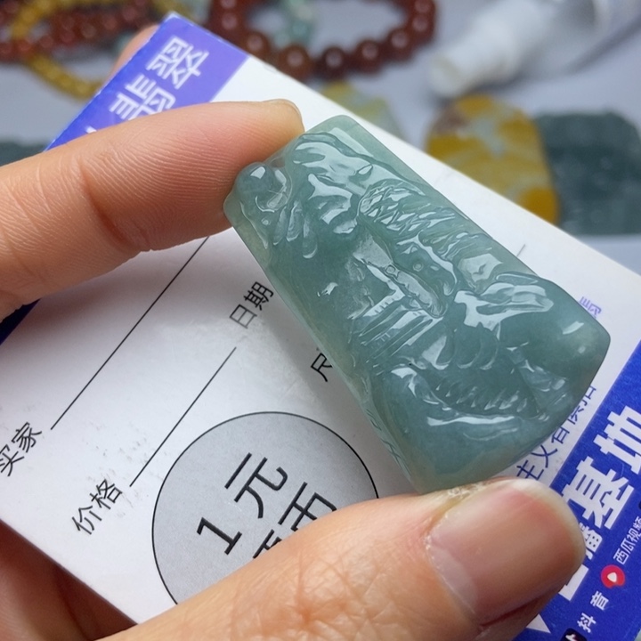 翡翠颈饰未镶嵌翡翠