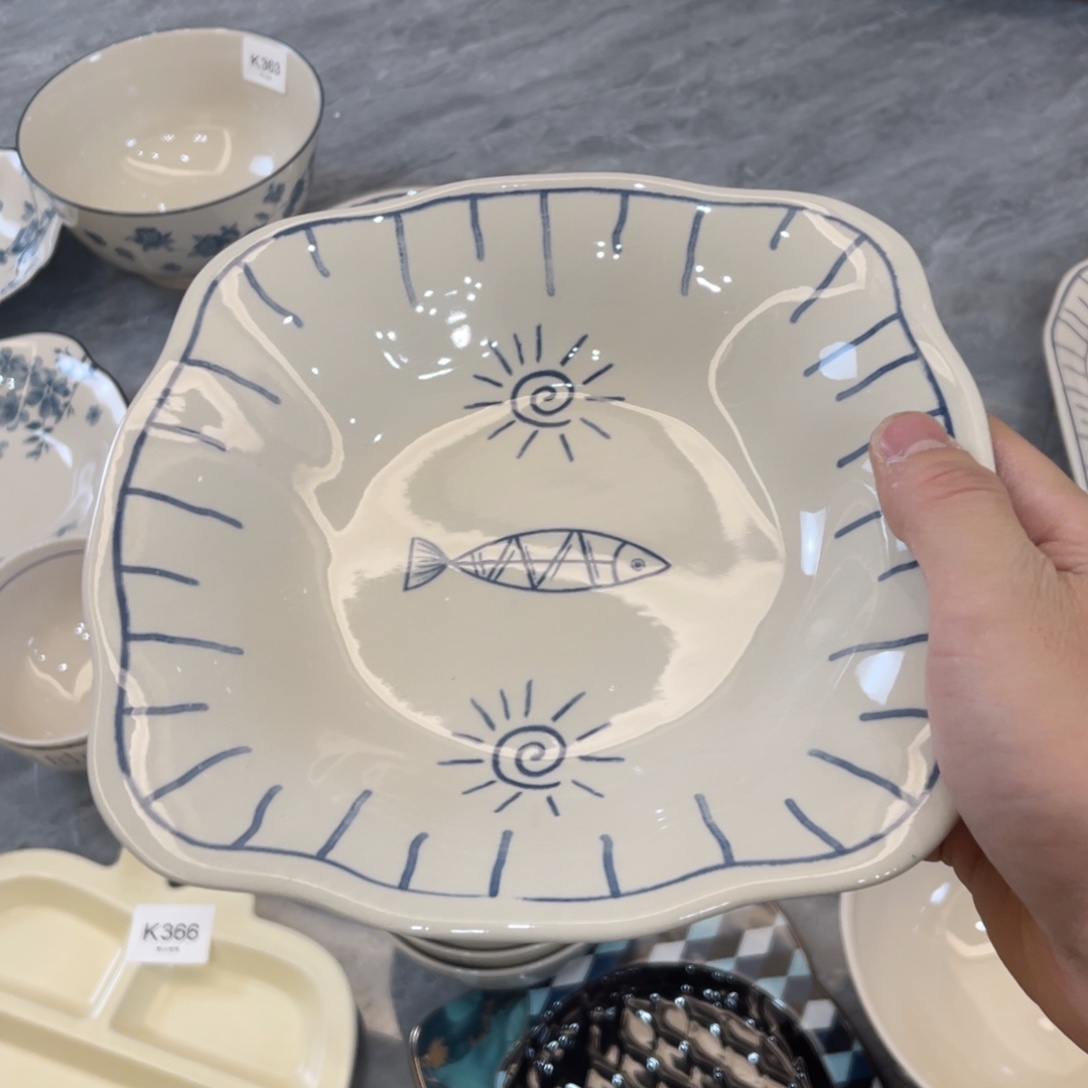 陶瓷微瑕餐具介意勿拍，满18飞！