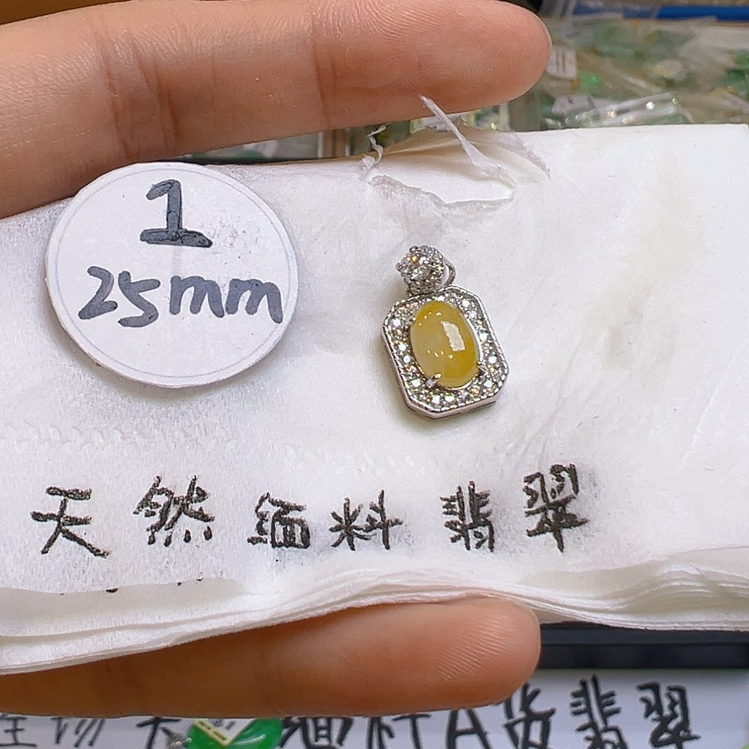 翡翠颈饰银S925镶嵌翡翠