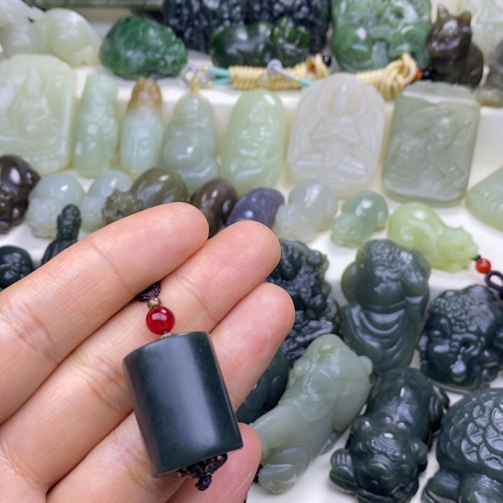 和田玉未镶嵌颈饰