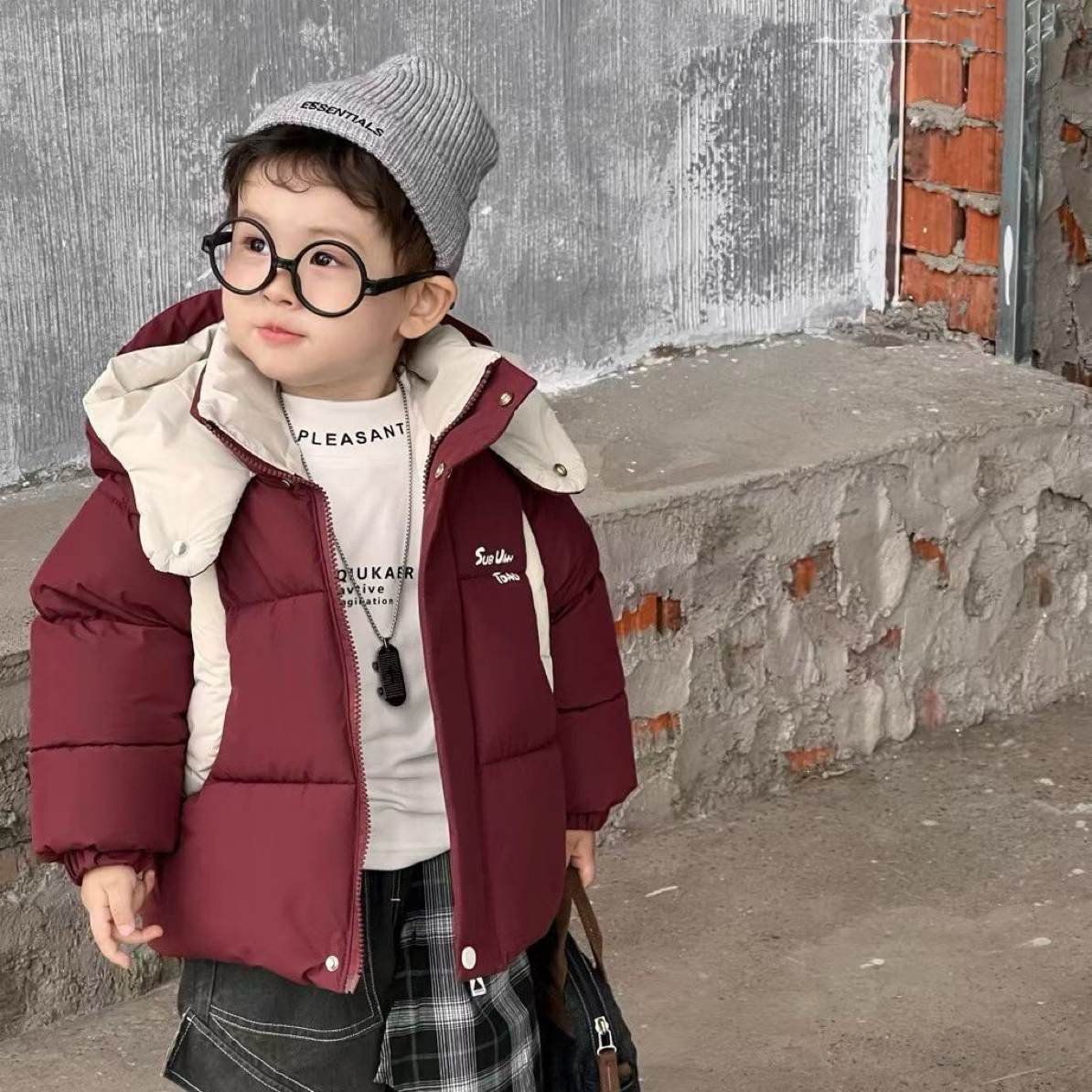 拉萨发货 儿童冬韩版字母连帽保暖男童女孩柔软棉服年货潮帅外套