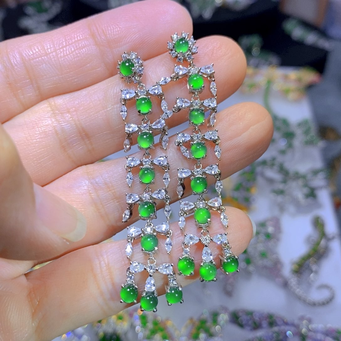 翡翠颈饰银S925镶嵌天然翡翠