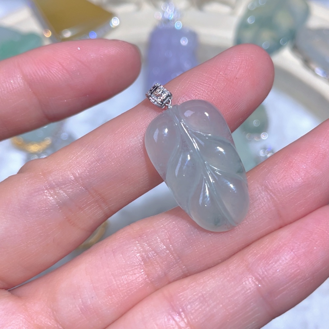 翡翠颈饰18K金镶嵌翡翠