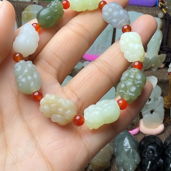 和田玉（糖玉）未镶嵌颈饰