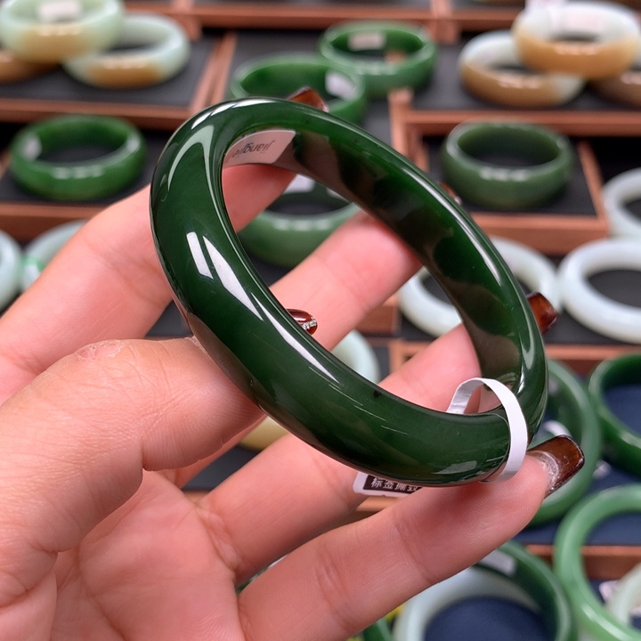 和田玉（碧玉）手镯未镶嵌