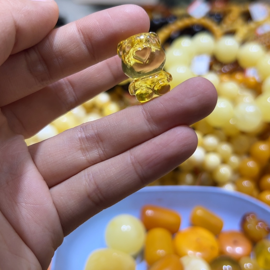 琥珀珠宝奇石未镶嵌