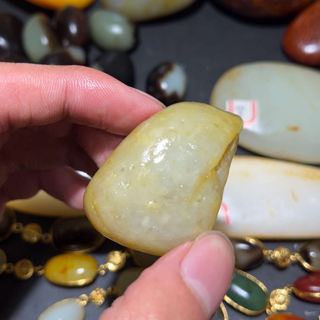 和田玉未镶嵌珠宝奇石