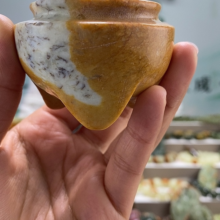 透闪石质玉把件未镶嵌