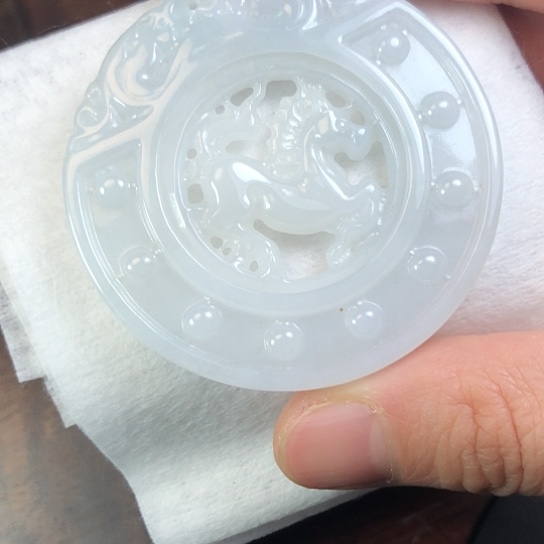 翡翠未镶嵌颈饰缅甸A货，每天下午1点半开播